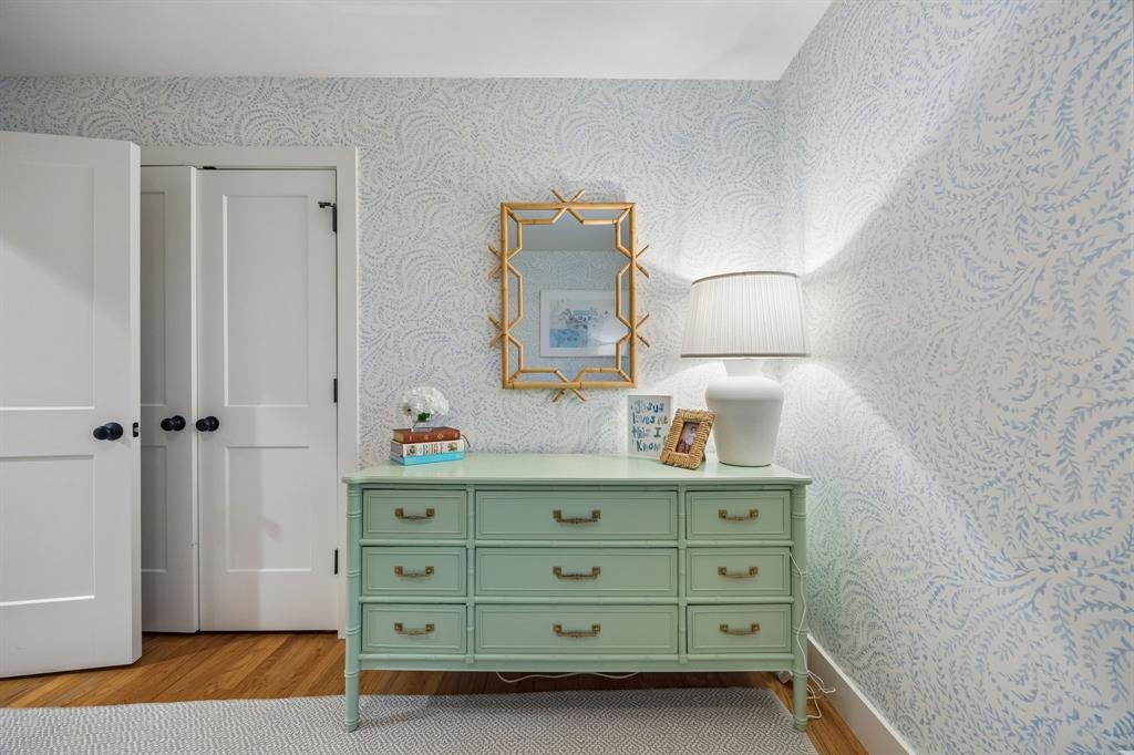 9924 Parkford Drive, Dallas, TX 75238