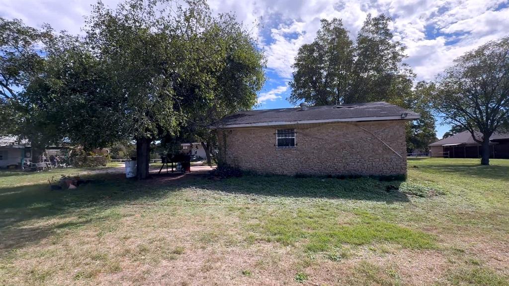 451 E Rocket Road, Lorena, TX 76655