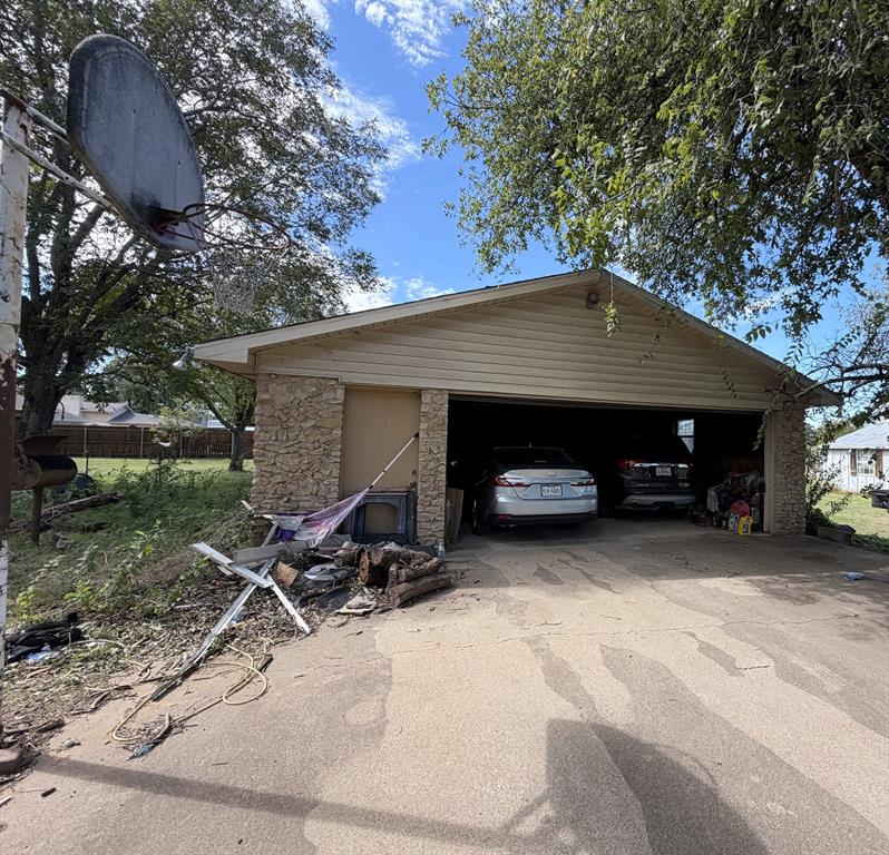 451 E Rocket Road, Lorena, TX 76655 451 E Rocket Road, Lorena, TX 76655