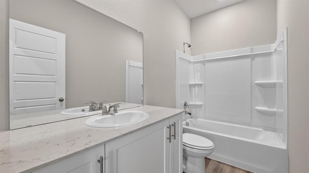 1409 CANTERBURY Trail, DeSoto, TX 75115