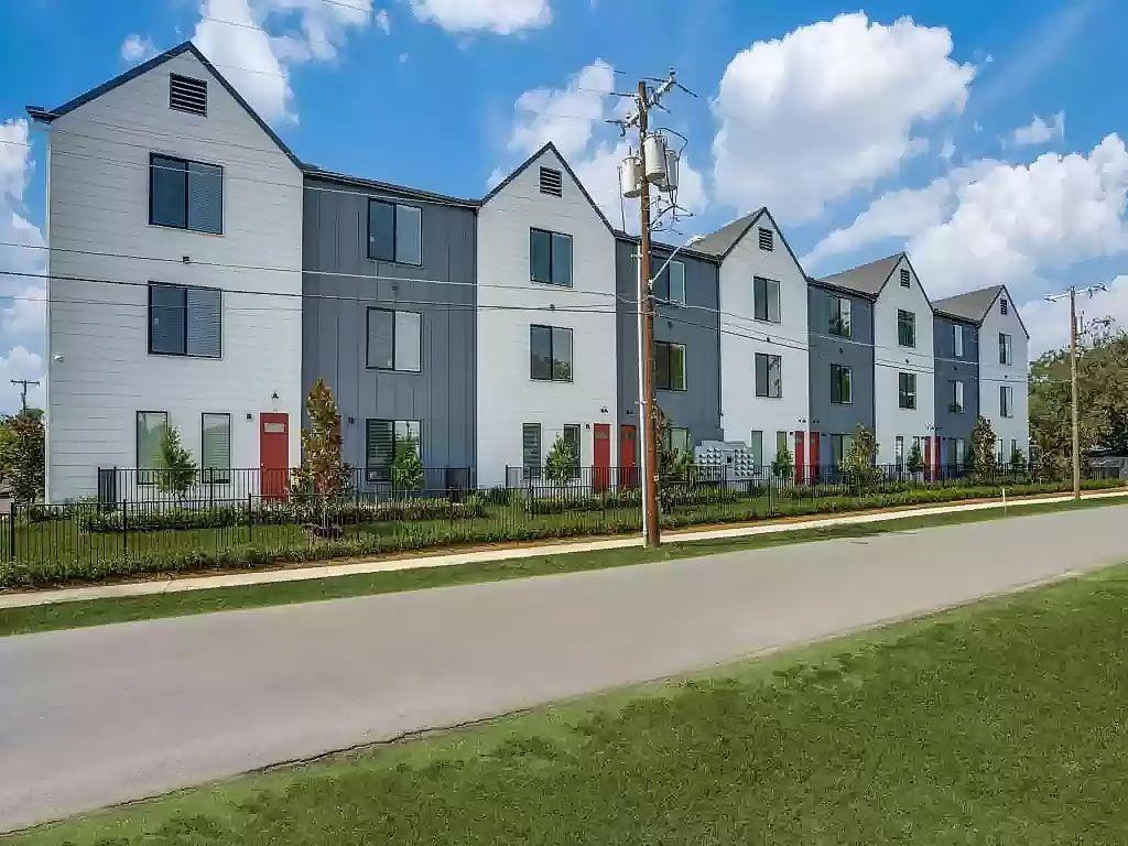 3275 Dallas Street, #309, Dallas, TX 75210