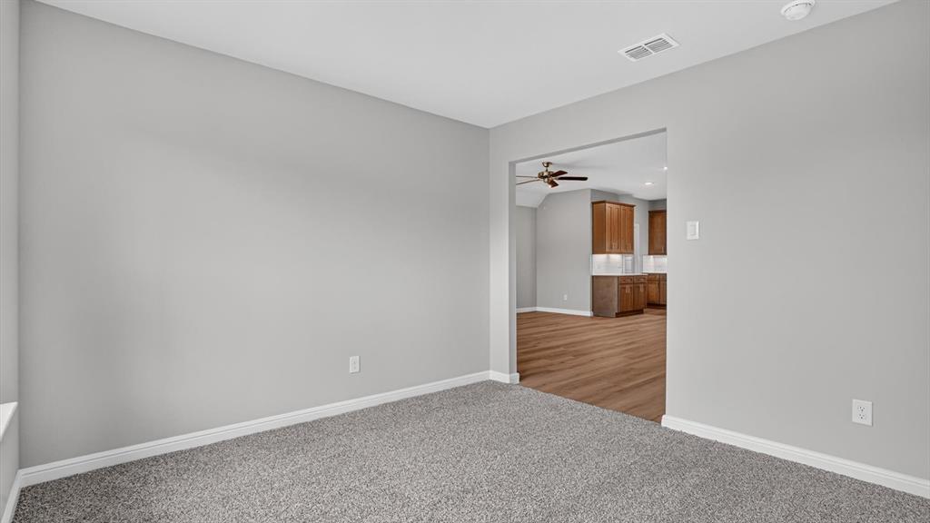 440 LIVINGSTON Drive, DeSoto, TX 75115