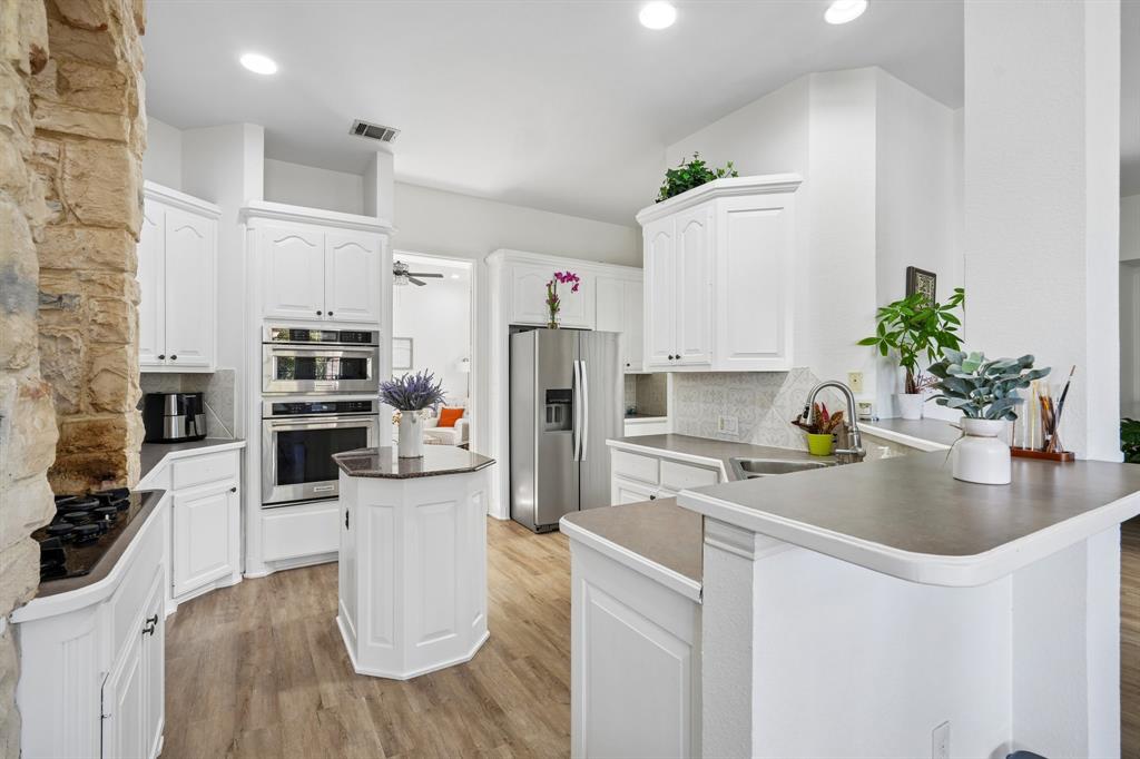 4405 Meadowcove Drive, Rowlett, TX 75088