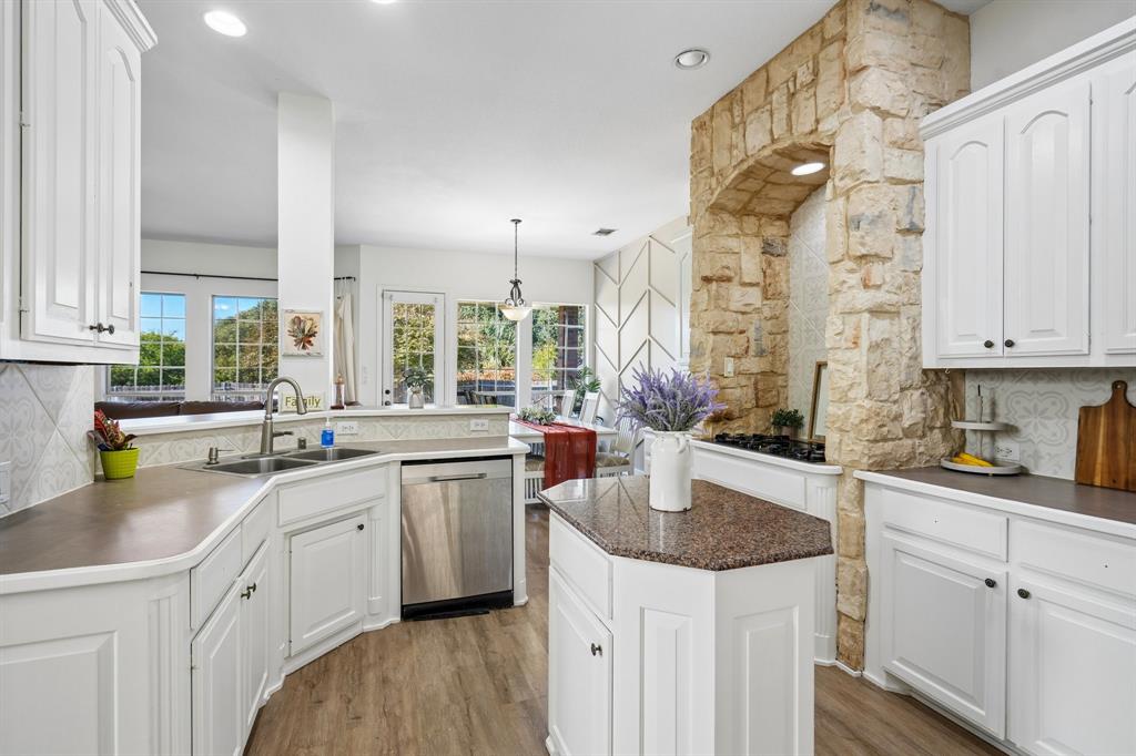 4405 Meadowcove Drive, Rowlett, TX 75088