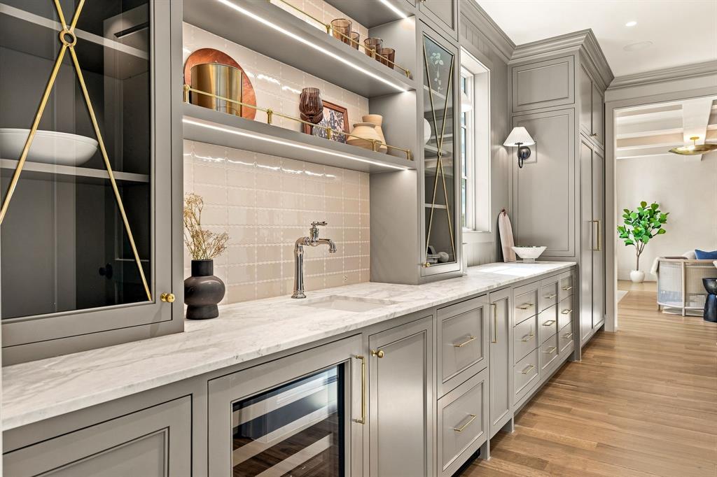 6526 Woodland Drive, Dallas, TX 75225