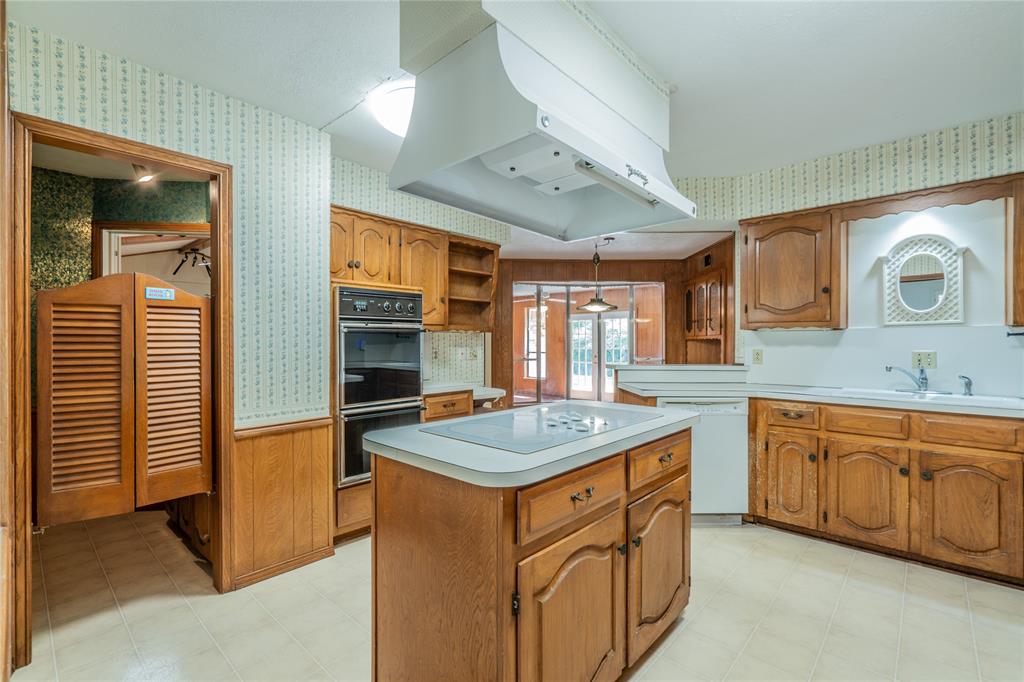 7008 Leameadow Drive, Dallas, TX 75248