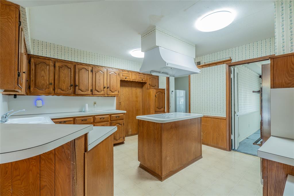 7008 Leameadow Drive, Dallas, TX 75248