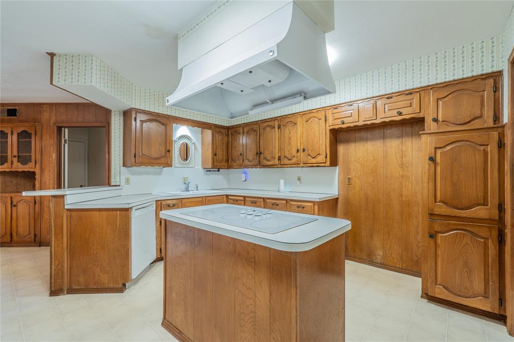 7008 Leameadow Drive, Dallas, TX 75248