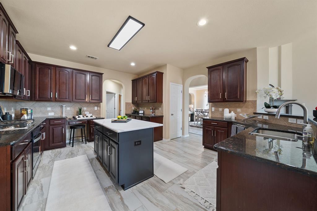 904 Amherst Drive, DeSoto, TX 75115 904 Amherst Drive, DeSoto, TX 75115