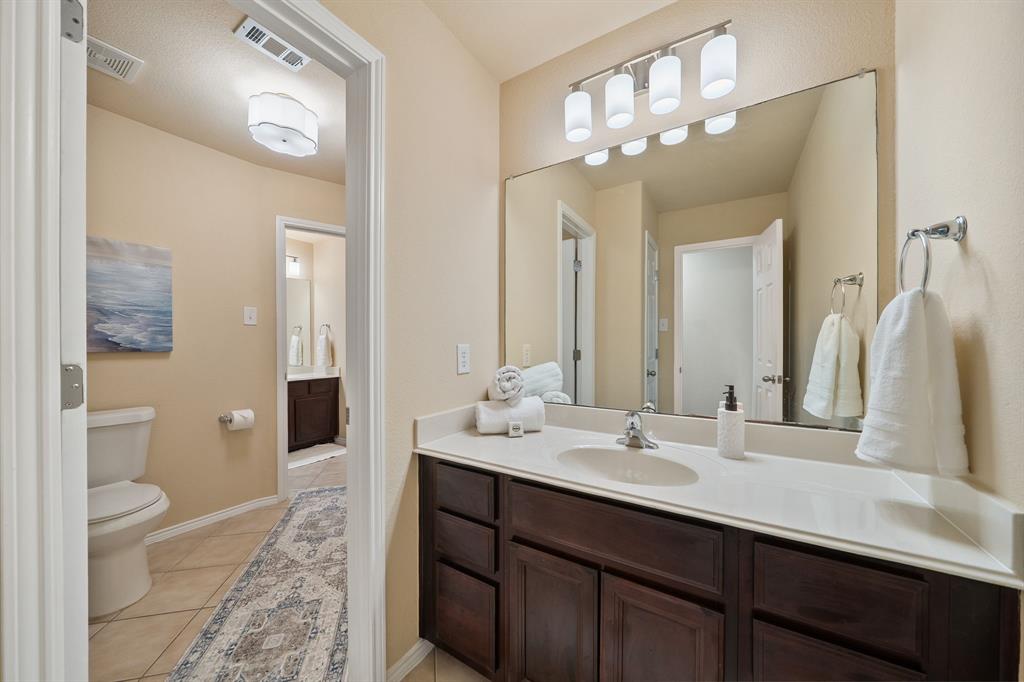 904 Amherst Drive, DeSoto, TX 75115