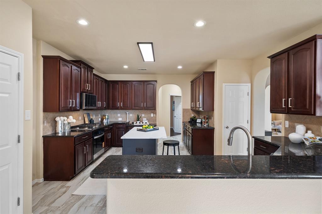 904 Amherst Drive, DeSoto, TX 75115 904 Amherst Drive, DeSoto, TX 75115