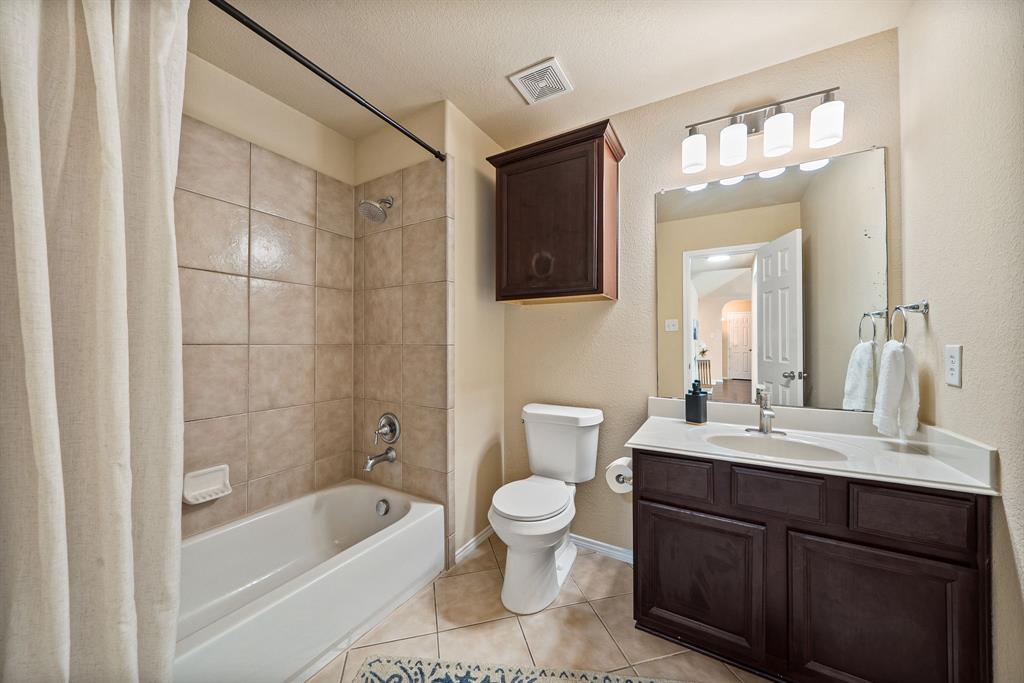 904 Amherst Drive, DeSoto, TX 75115