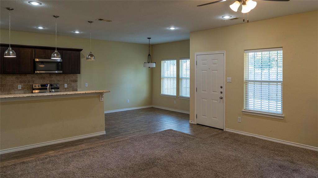 Kitchen & Dining