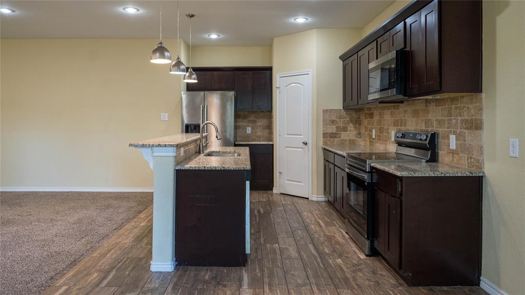 2701 Easter Avenue, Dallas, TX 75216