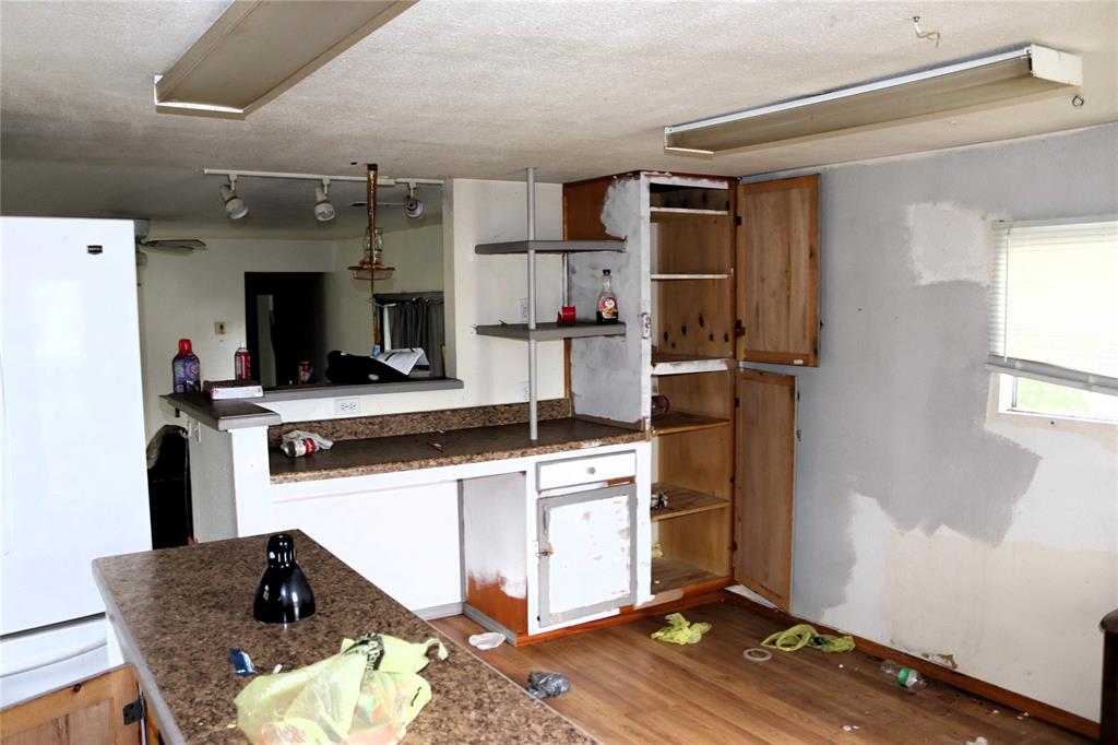 2492 Oakwood Drive, Wills Point, TX 75169 2492 Oakwood Drive, Wills Point, TX 75169