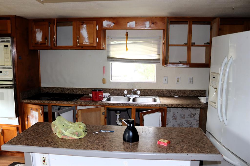 2492 Oakwood Drive, Wills Point, TX 75169 2492 Oakwood Drive, Wills Point, TX 75169