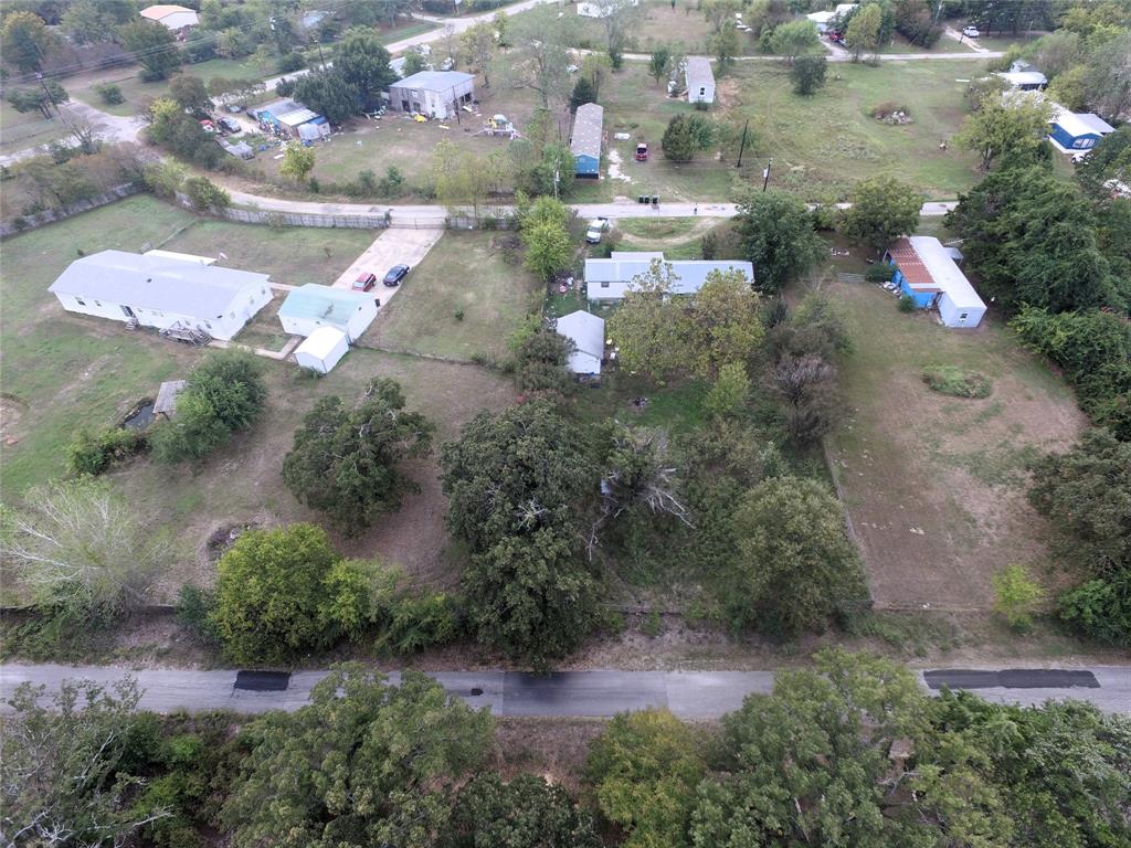 2492 Oakwood Drive, Wills Point, TX 75169