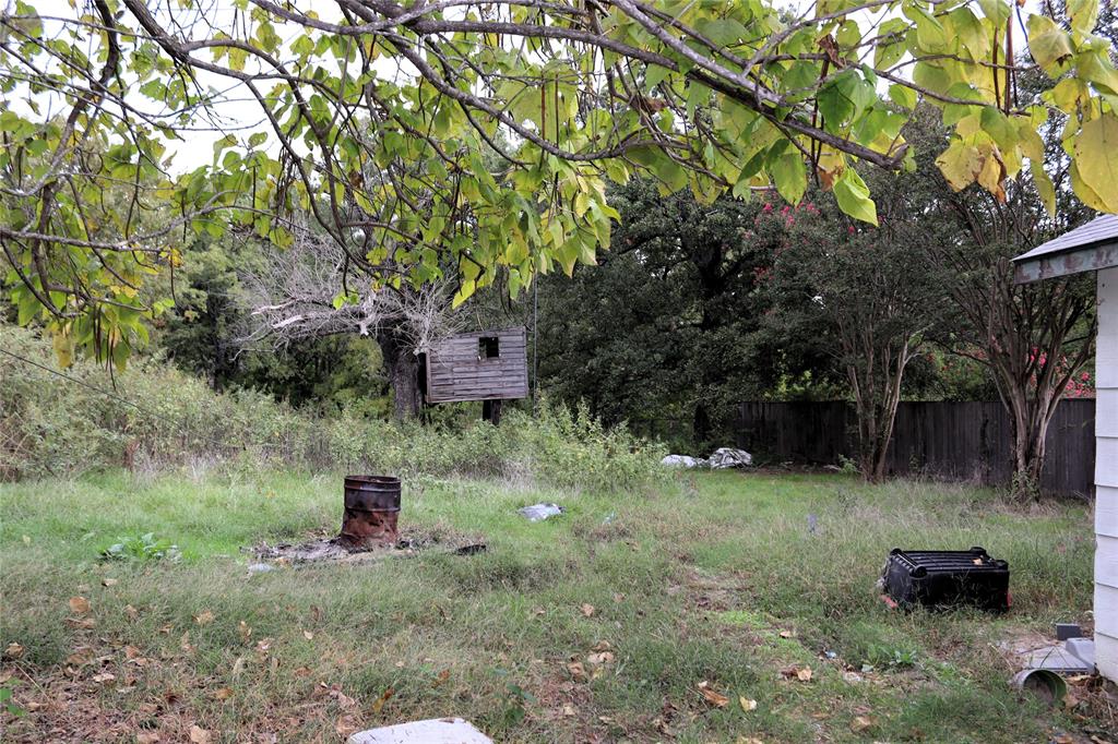 2492 Oakwood Drive, Wills Point, TX 75169