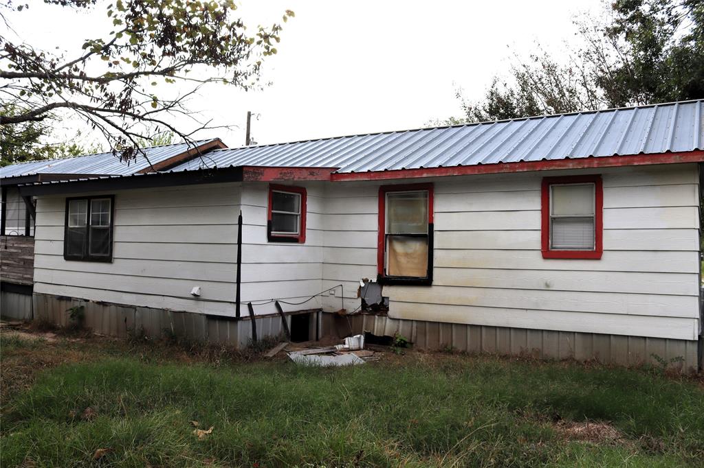 2492 Oakwood Drive, Wills Point, TX 75169