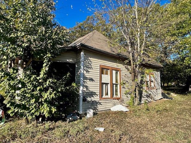 503 E Navarro Avenue, Mart, TX 76664