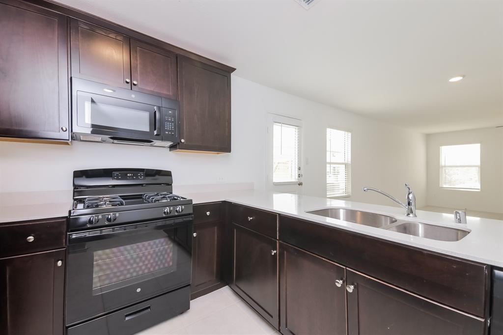 2955 Wallace Wells Court, Crandall, TX 75114