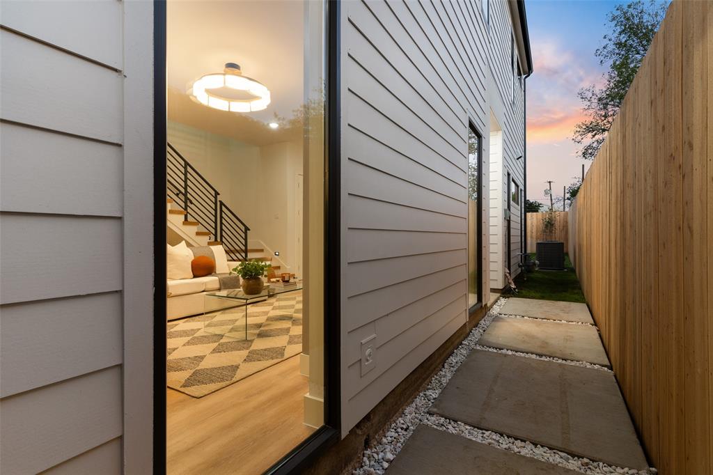 6720 & 6722 Mabel Avenue, Dallas, TX 75209