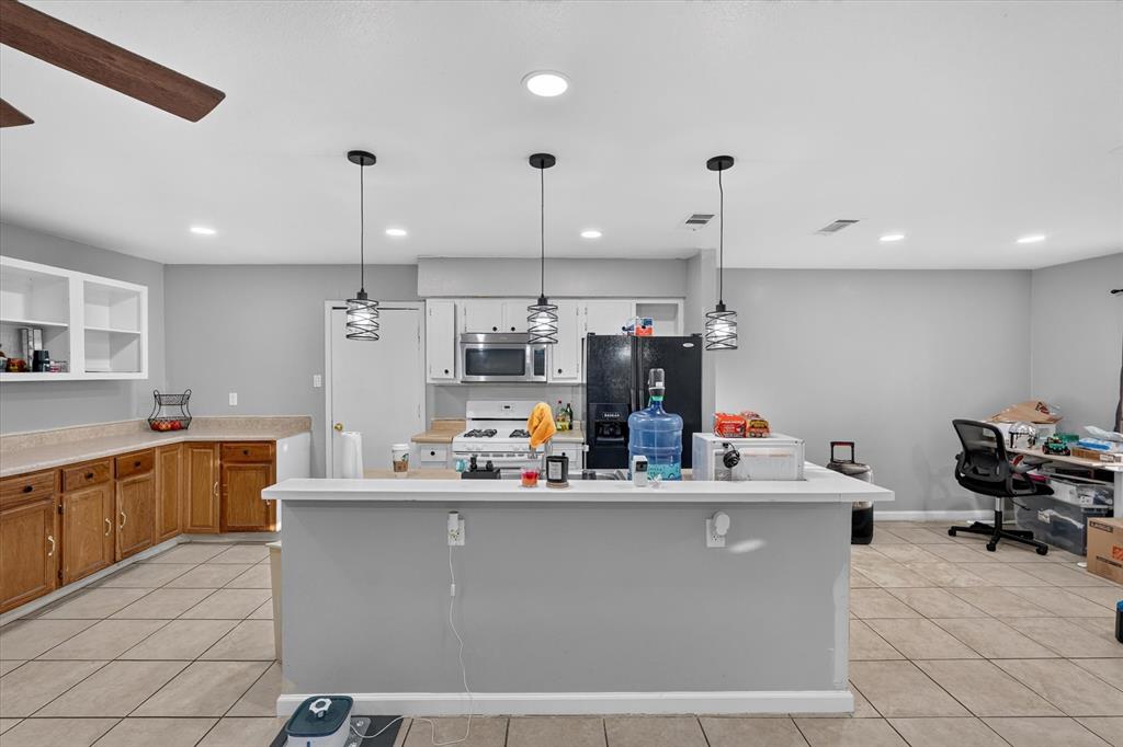 707 Edgeglen Drive, Dallas, TX 75217