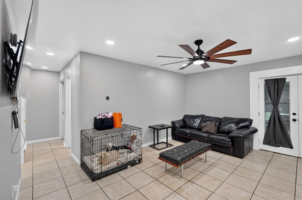 707 Edgeglen Drive, Dallas, TX 75217