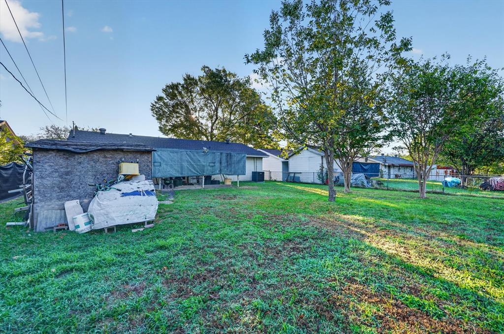 707 Edgeglen Drive, Dallas, TX 75217