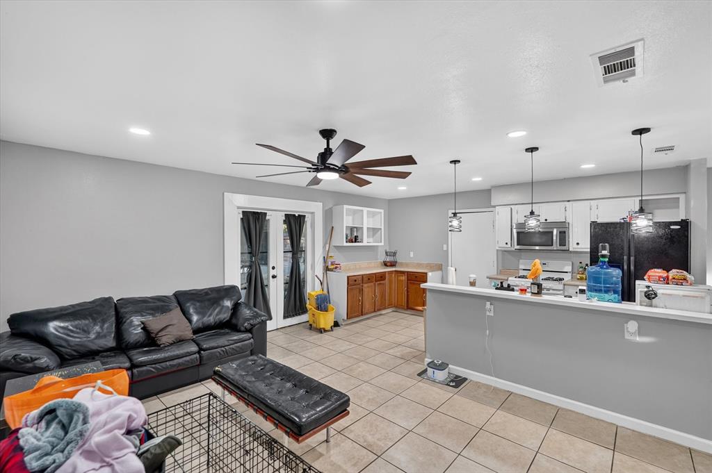 707 Edgeglen Drive, Dallas, TX 75217