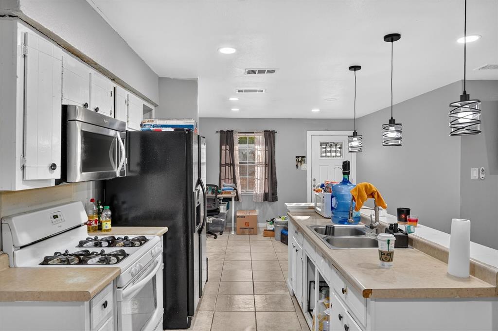 707 Edgeglen Drive, Dallas, TX 75217