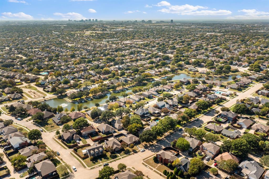 View of the neighborhood