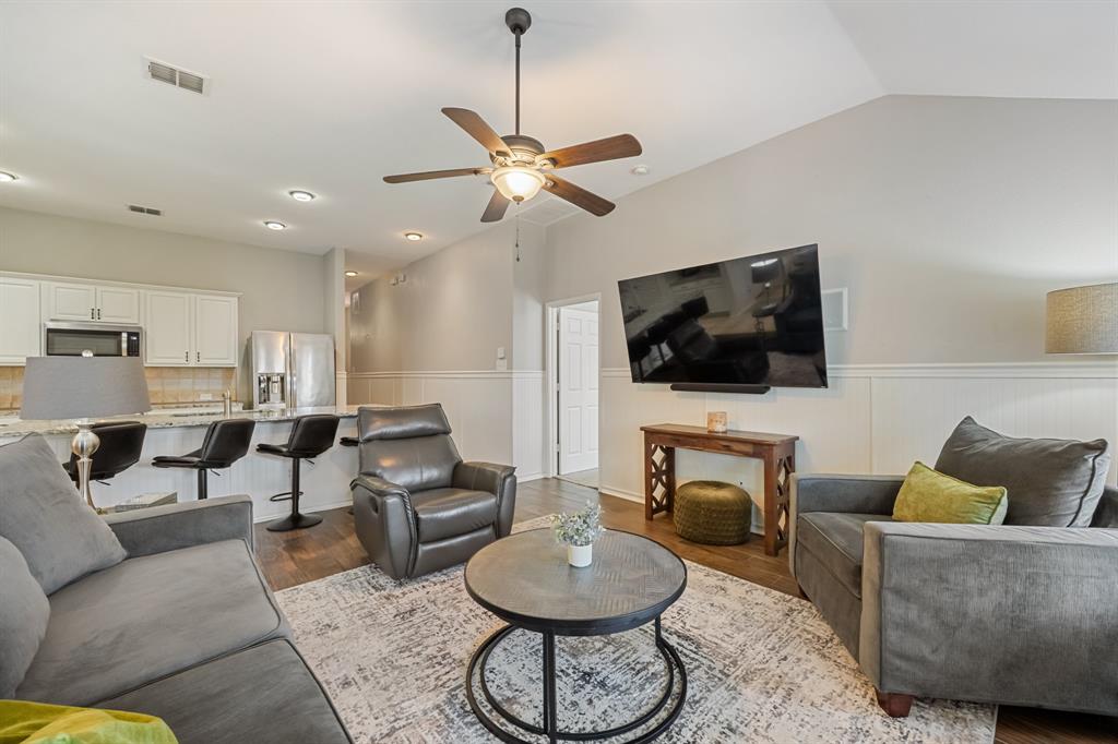 836 Bowie Drive, Lavon, TX 75166