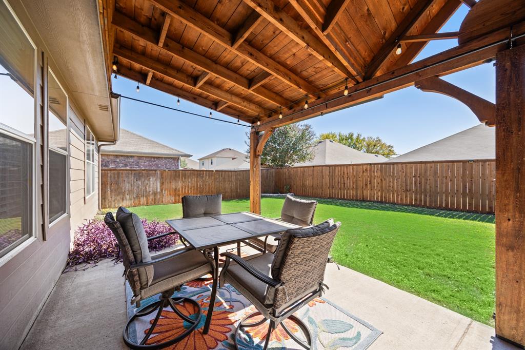 836 Bowie Drive, Lavon, TX 75166