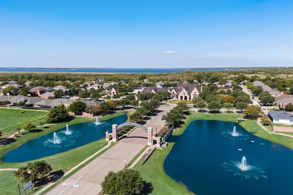836 Bowie Drive, Lavon, TX 75166