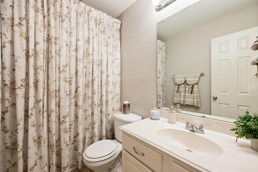 836 Bowie Drive, Lavon, TX 75166