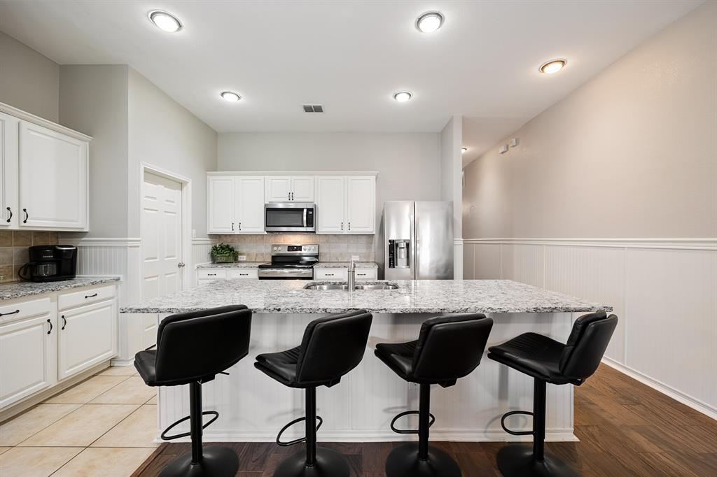 836 Bowie Drive, Lavon, TX 75166
