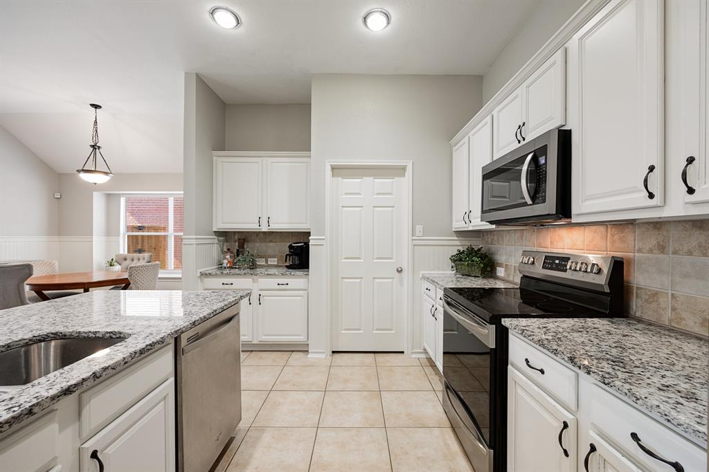 836 Bowie Drive, Lavon, TX 75166