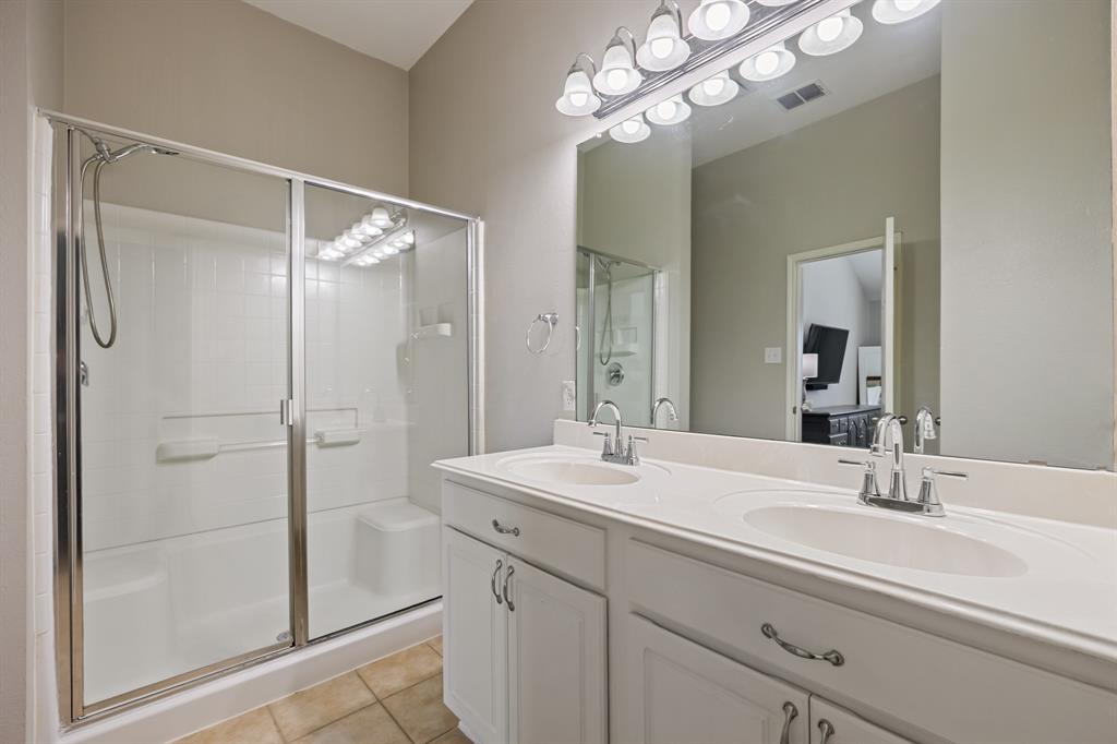 836 Bowie Drive, Lavon, TX 75166