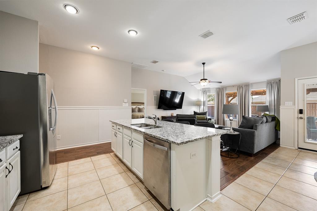 836 Bowie Drive, Lavon, TX 75166