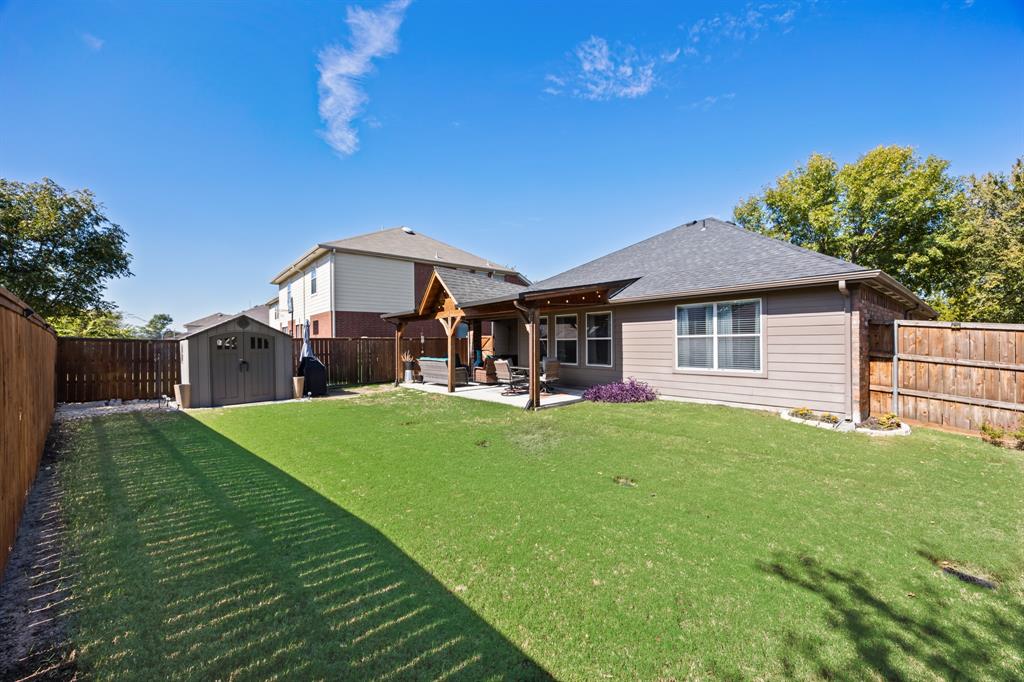 836 Bowie Drive, Lavon, TX 75166