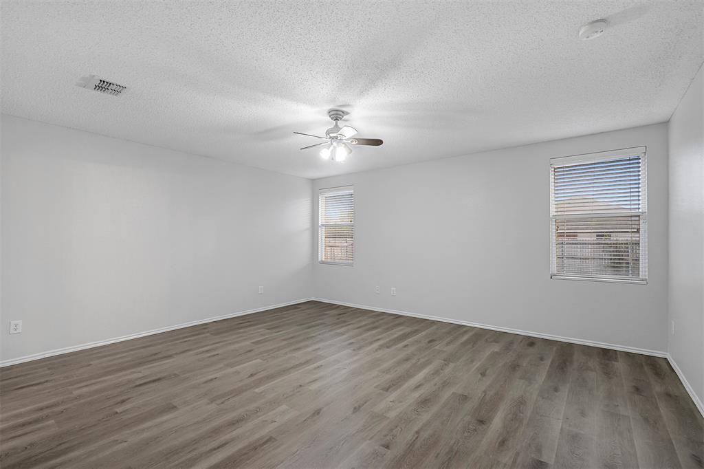 2119 Oryx Lane, Grand Prairie, TX 75052