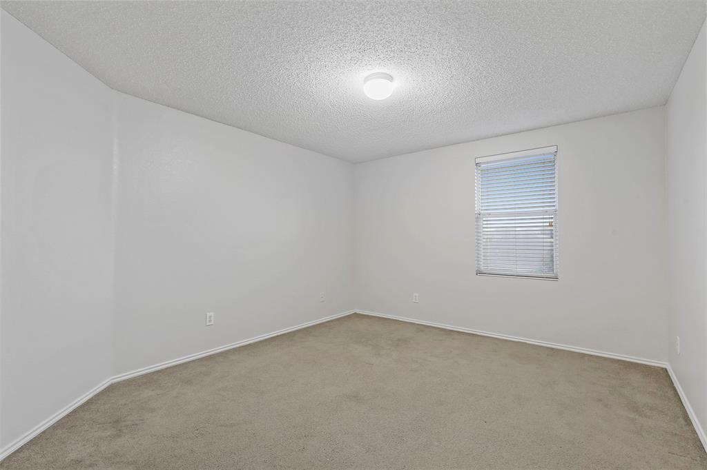 2119 Oryx Lane, Grand Prairie, TX 75052