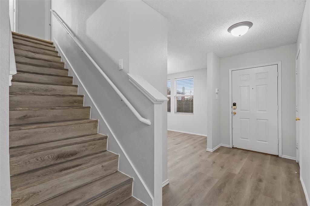 2119 Oryx Lane, Grand Prairie, TX 75052