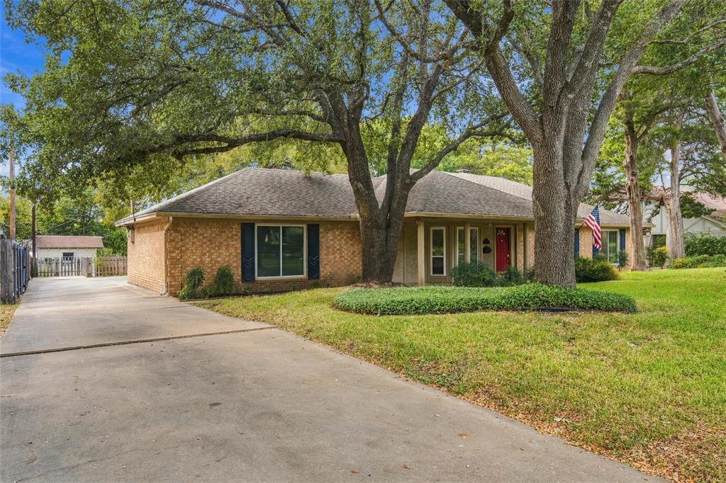 218 White Hall Road, Woodway, TX 76712
