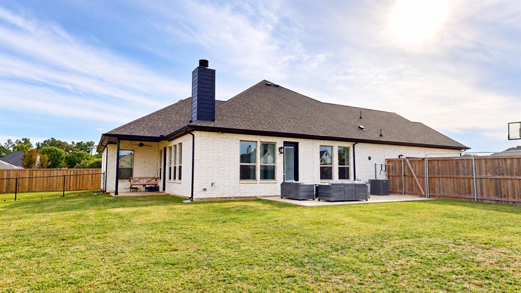 901 Blaine Street, Athens, TX 75751