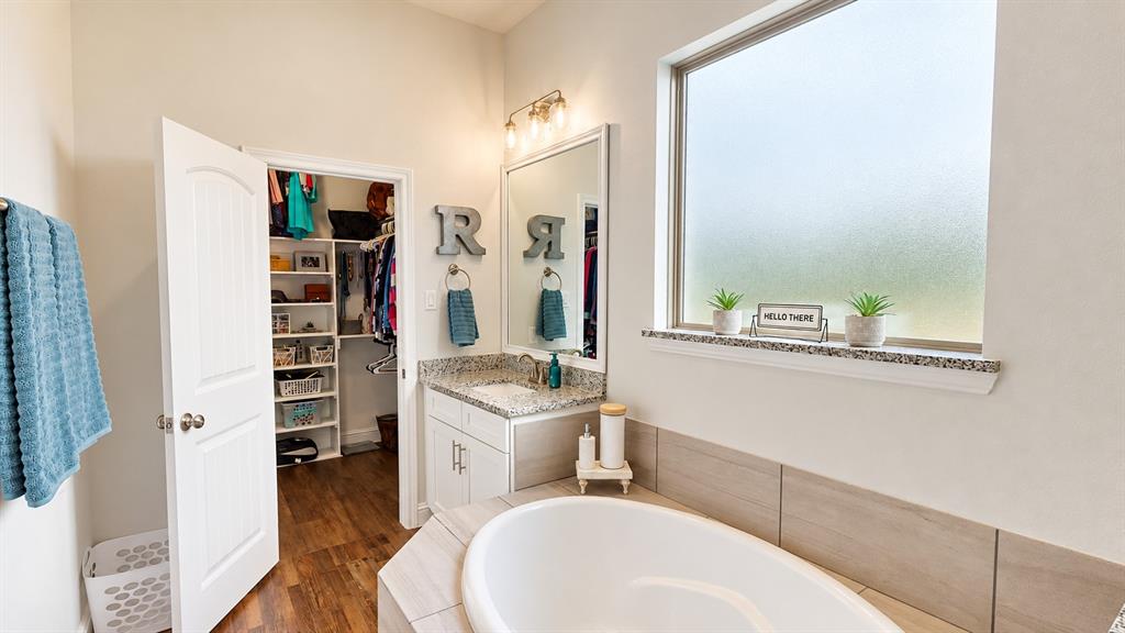901 Blaine Street, Athens, TX 75751