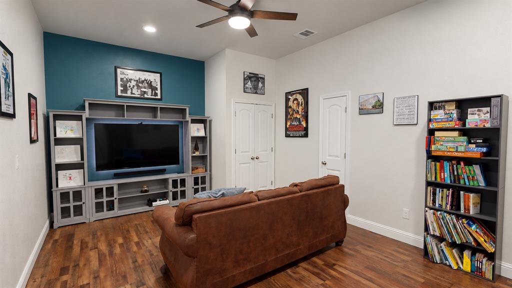 901 Blaine Street, Athens, TX 75751