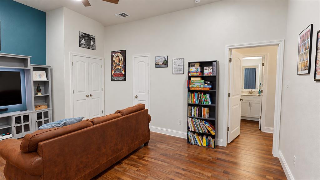 901 Blaine Street, Athens, TX 75751