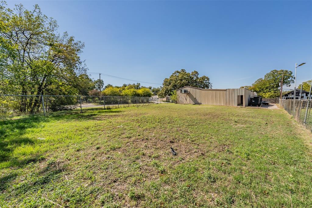 4831 W Davis Street, Dallas, TX 75211
